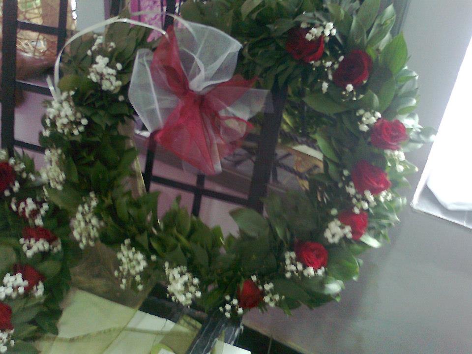 venac od crvenih ruža